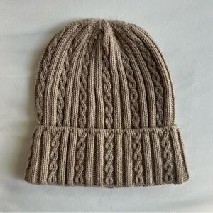 Vince Camuto Cream/Tan beanie hat knitted